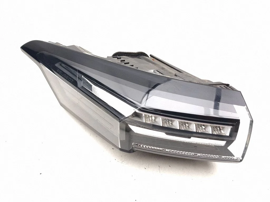 Rear/tail lights 9835299480