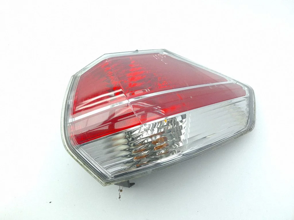 Rear/tail lights – right