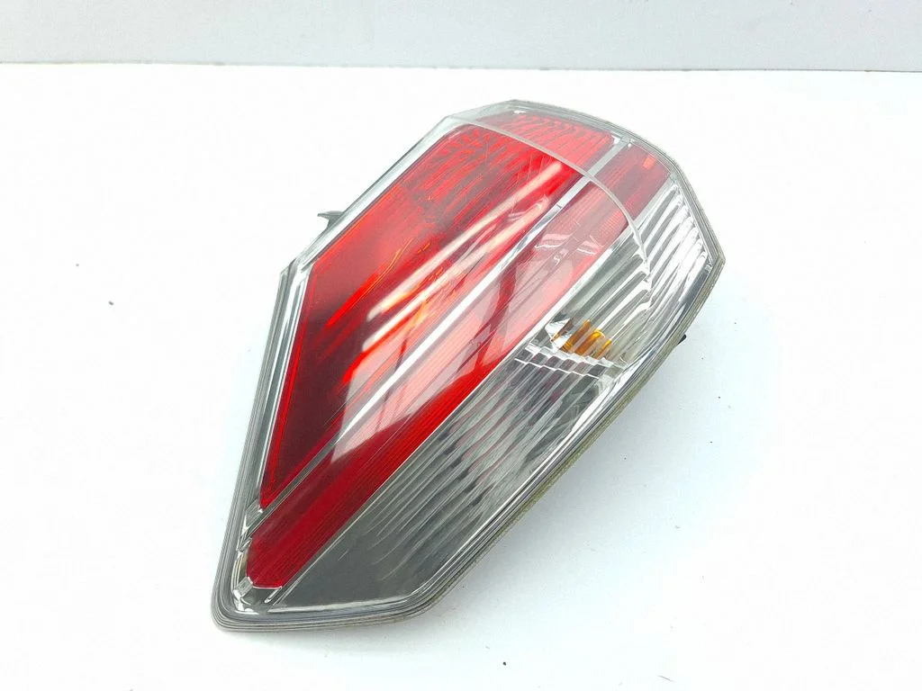 Rear/tail lights – left