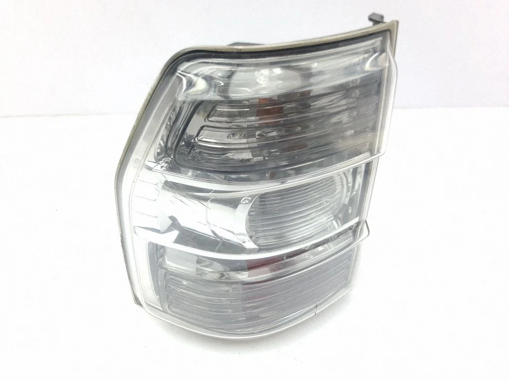 Rear/tail lights – left