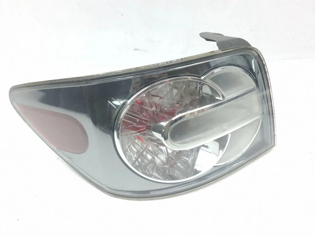 Rear/tail lights – left