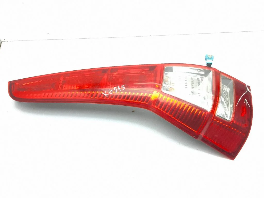 Rear/tail lights – left