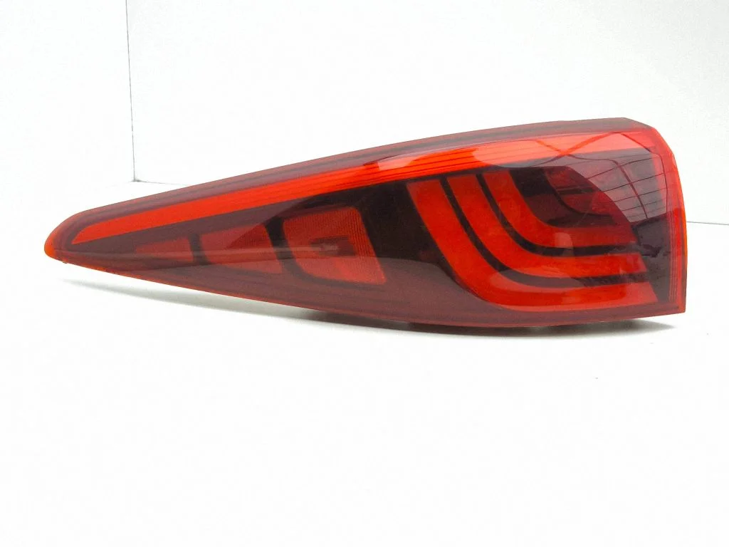 Lampa tylna w błotniku – lewa