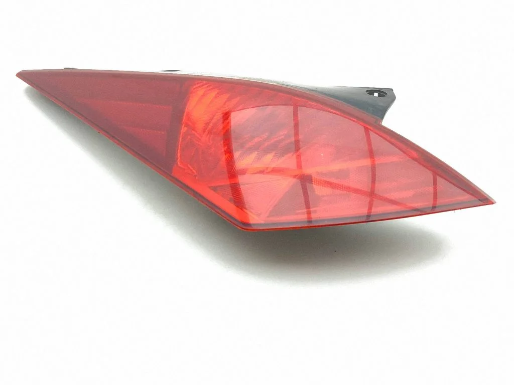 Lampa tylna w błotniku – lewa
