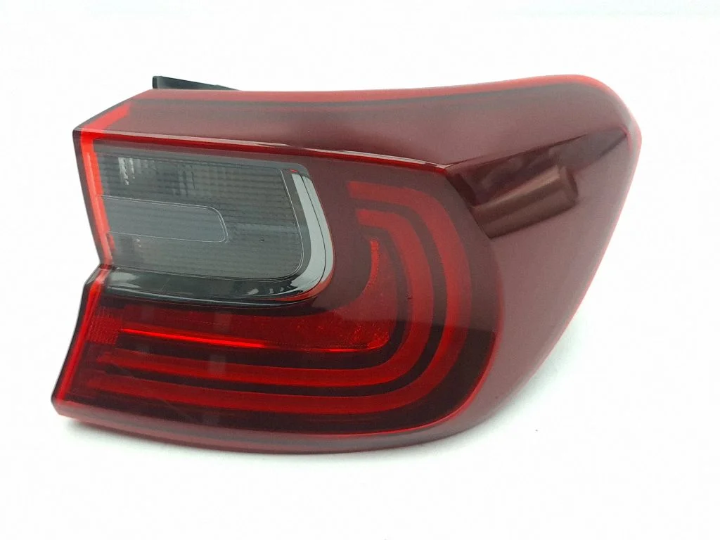 Rear/tail lights 92402J7050