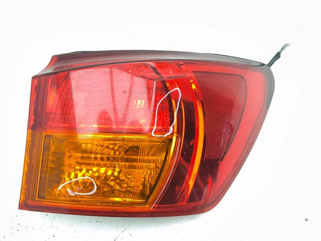 Lampa tylna w błotniku – prawa