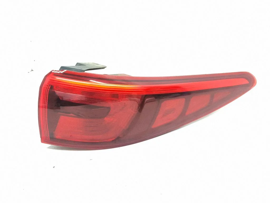 Rear/tail lights – right