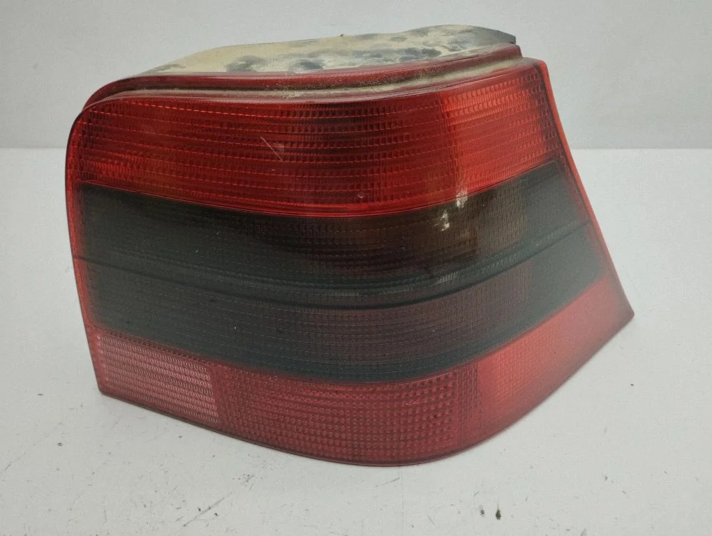 Lampa tylna w błotniku – Volkswagen Golf IV (1998-2005)