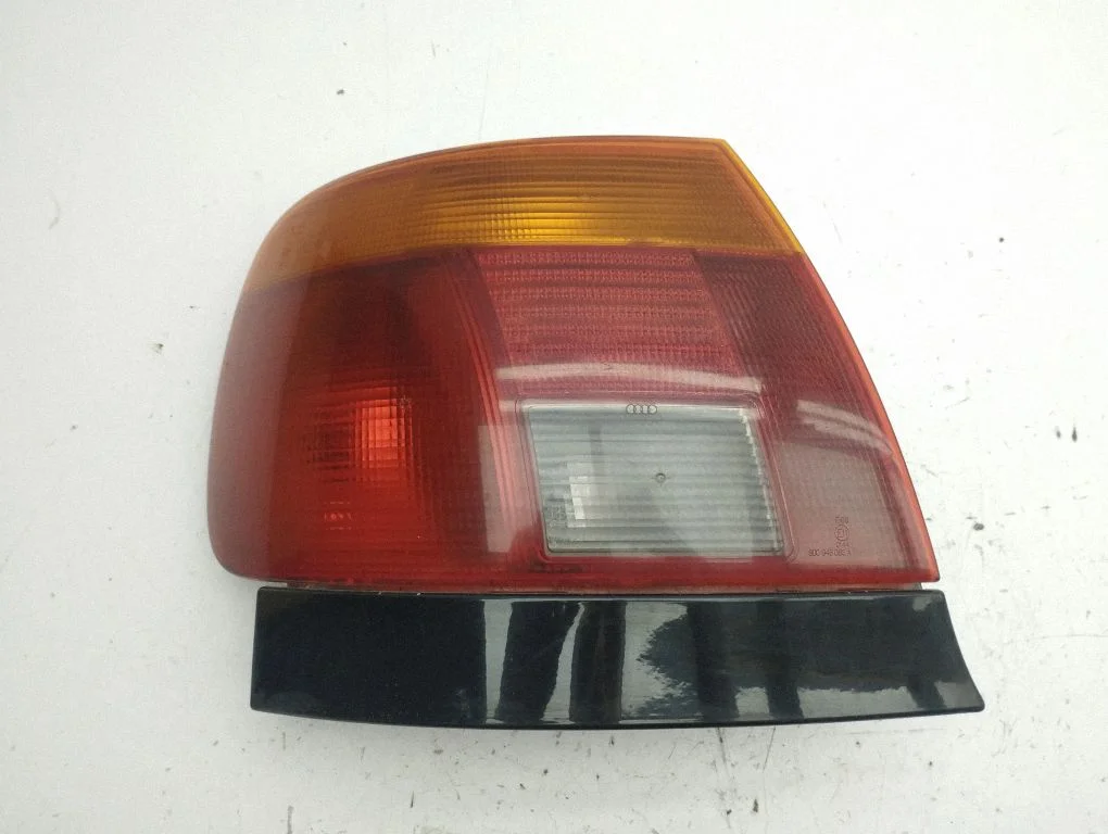 Rear/tail lights – left
