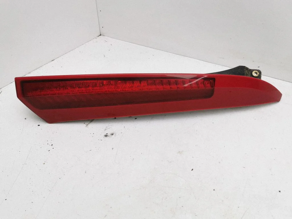 Rear/tail lights – right