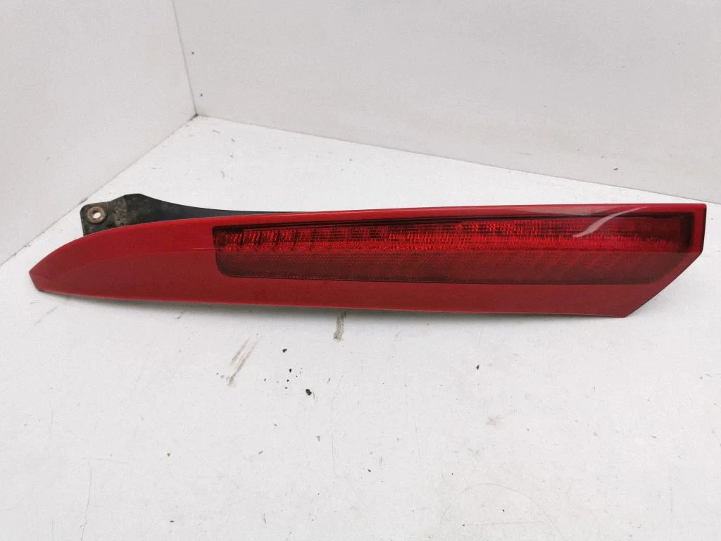 Rear/tail lights – left