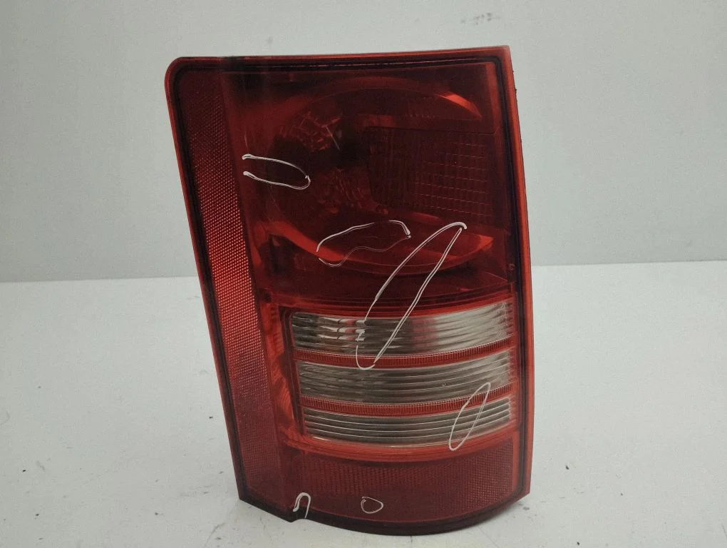 Rear/tail lights – left