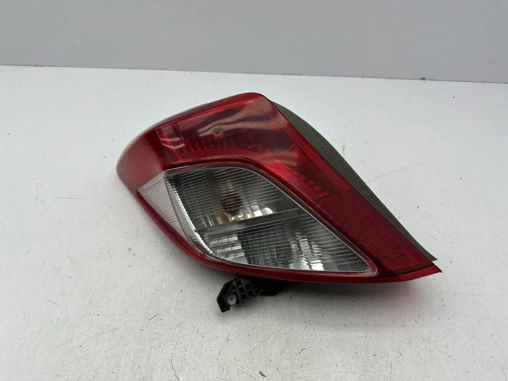 Rear/tail lights – left