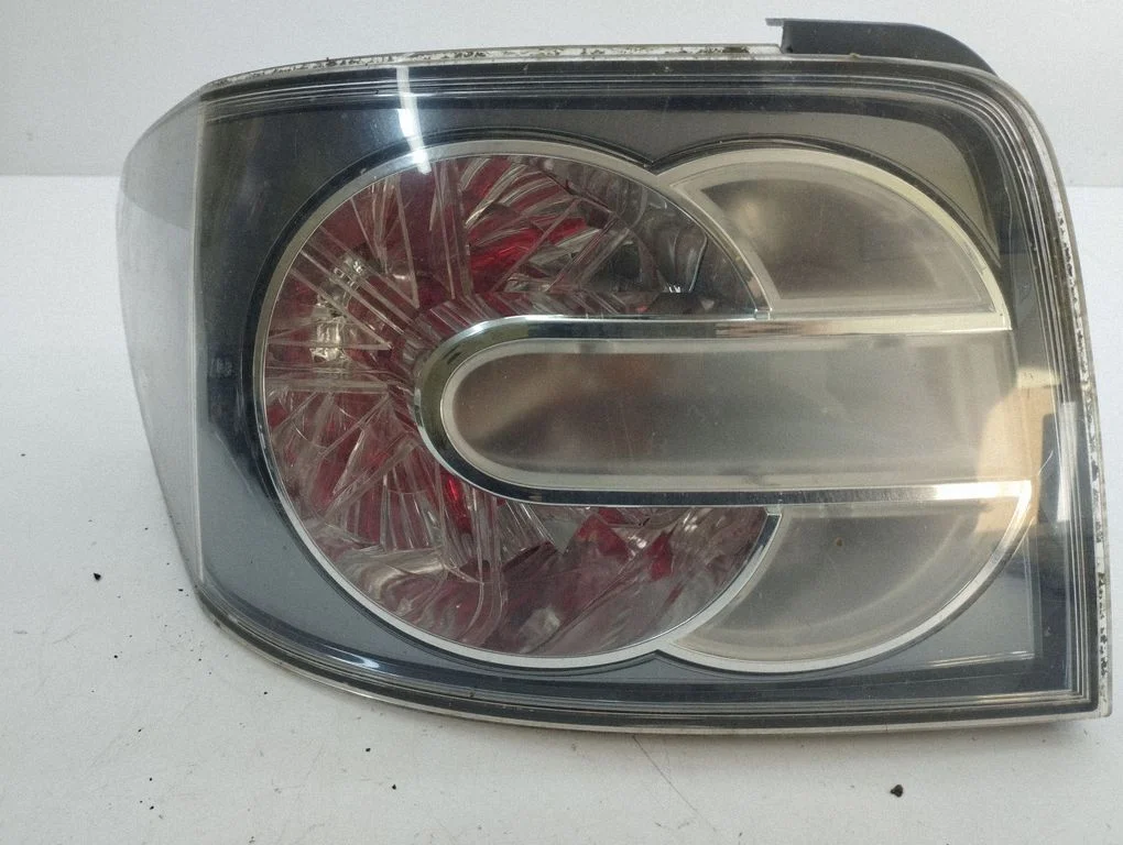 Rear/tail lights – left