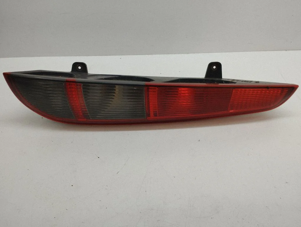 Lampa tylna w błotniku – Ford Focus C-MAX (2003-2010)