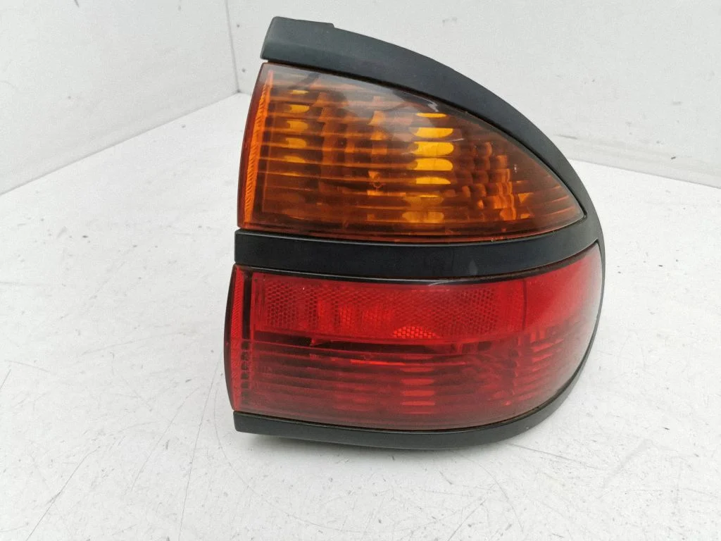 Lampa tylna w błotniku – prawa