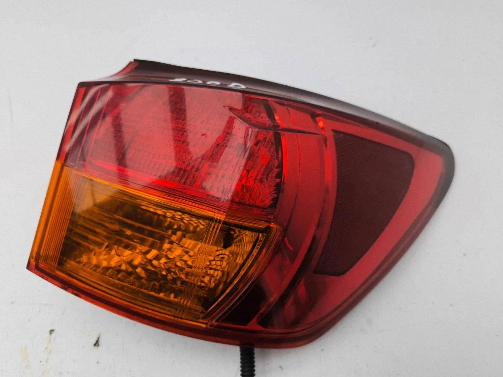 Lampa tylna w błotniku – prawa