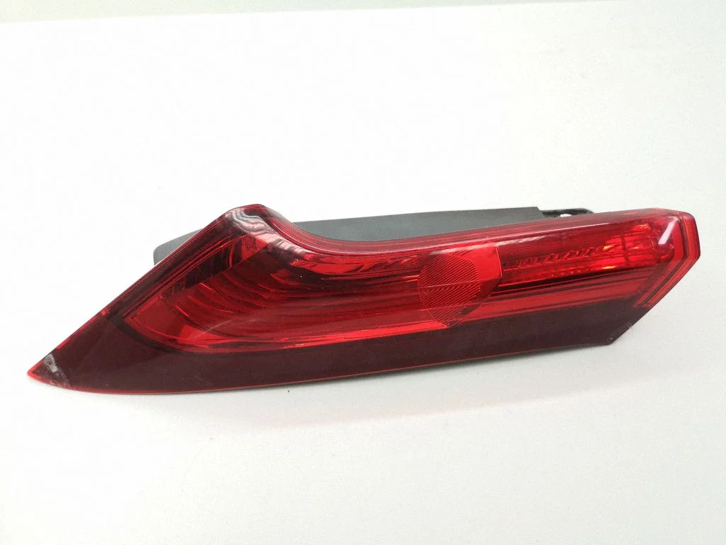 Rear/tail lights – left