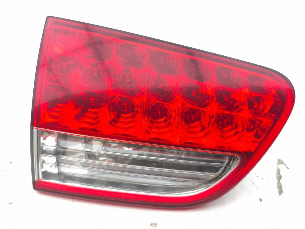 Tailgate rear/tail lights 1146380L