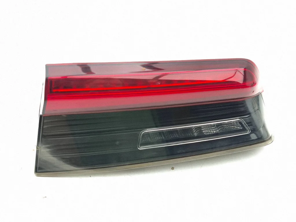 Tailgate rear/tail lights H85A3BC9408