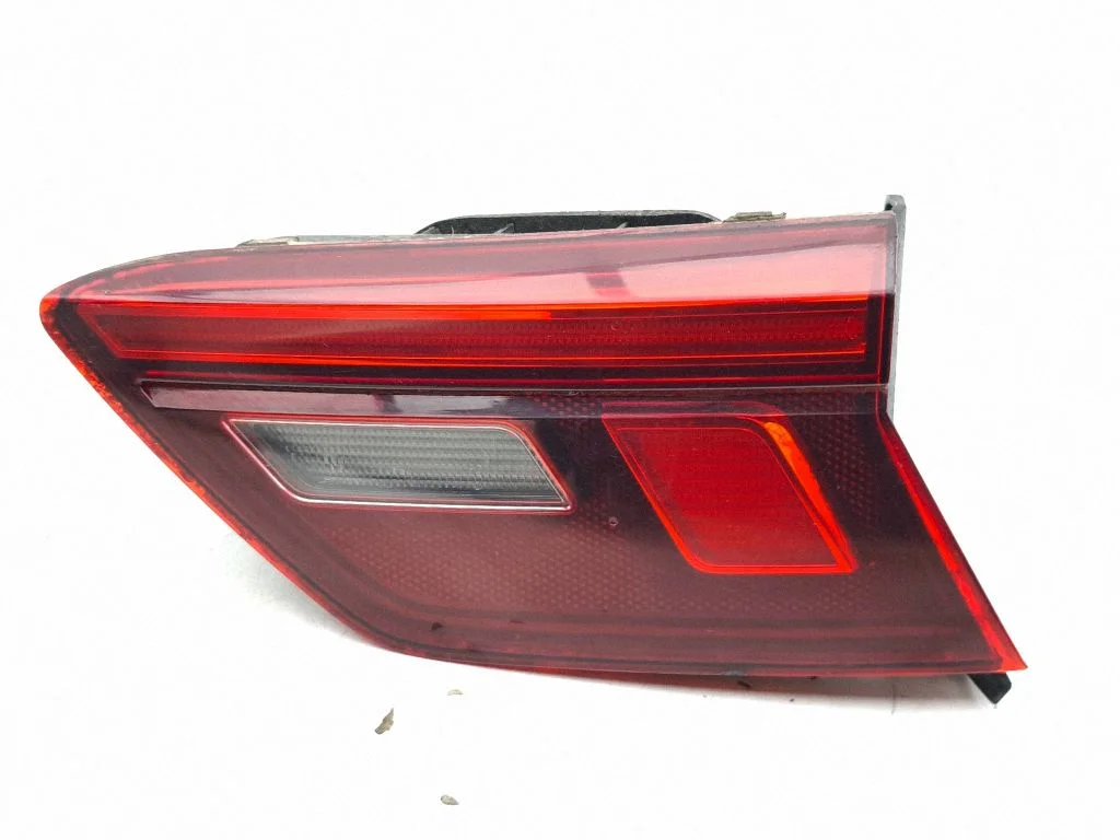 Lampa tylna w klapie 5NA945094G