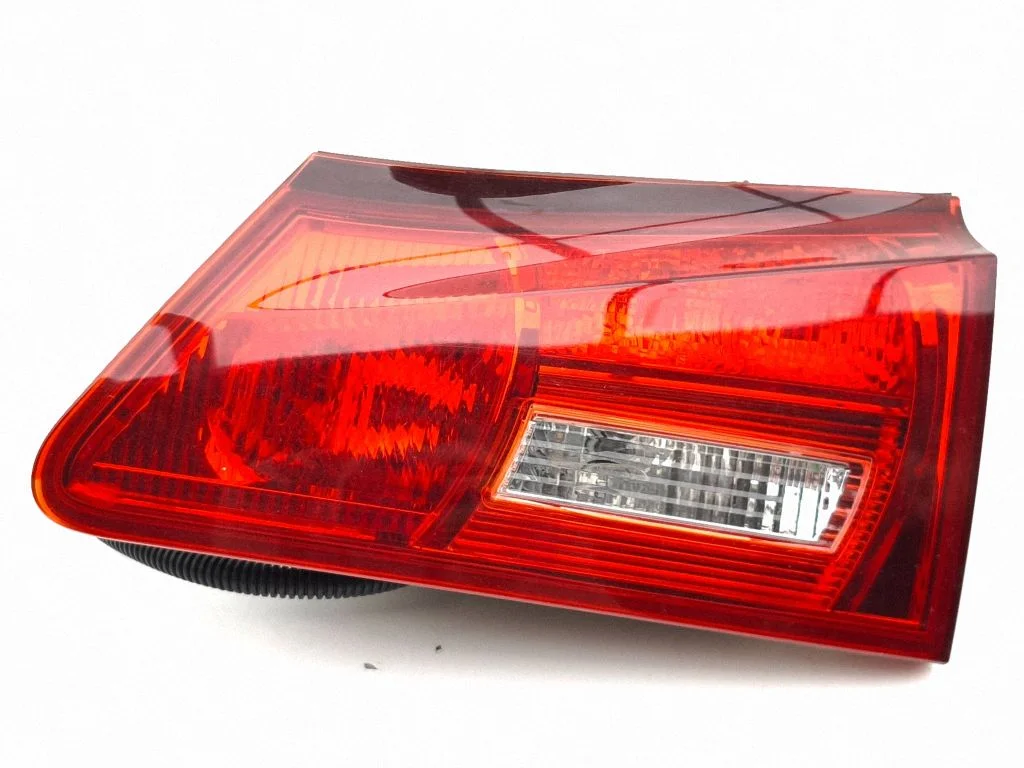 Tailgate rear/tail lights – right