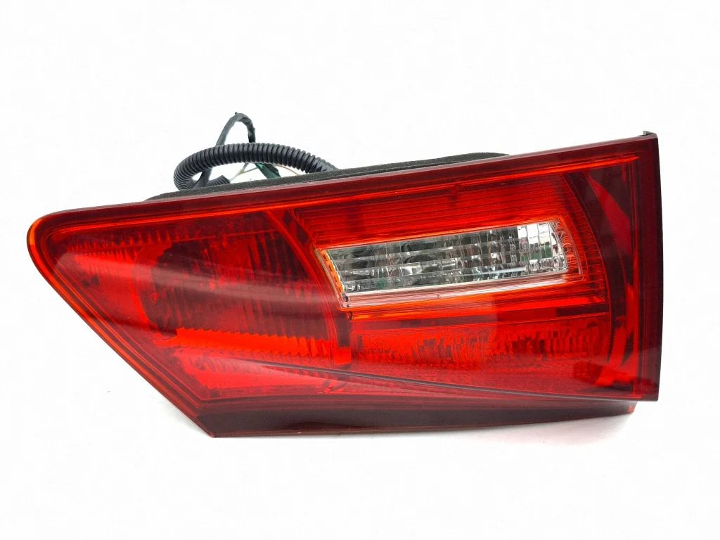 Tailgate rear/tail lights – left