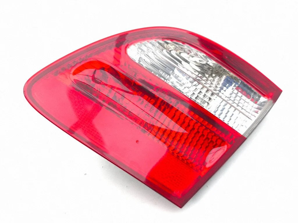 Tailgate rear/tail lights – Mercedes-Benz E-Class W211 (2002-2009)