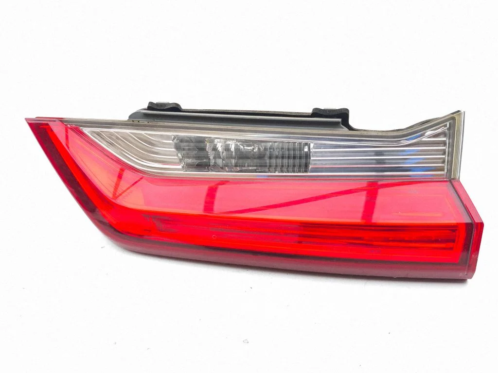 Tailgate rear/tail lights – right