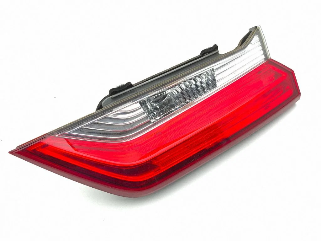 Tailgate rear/tail lights – right