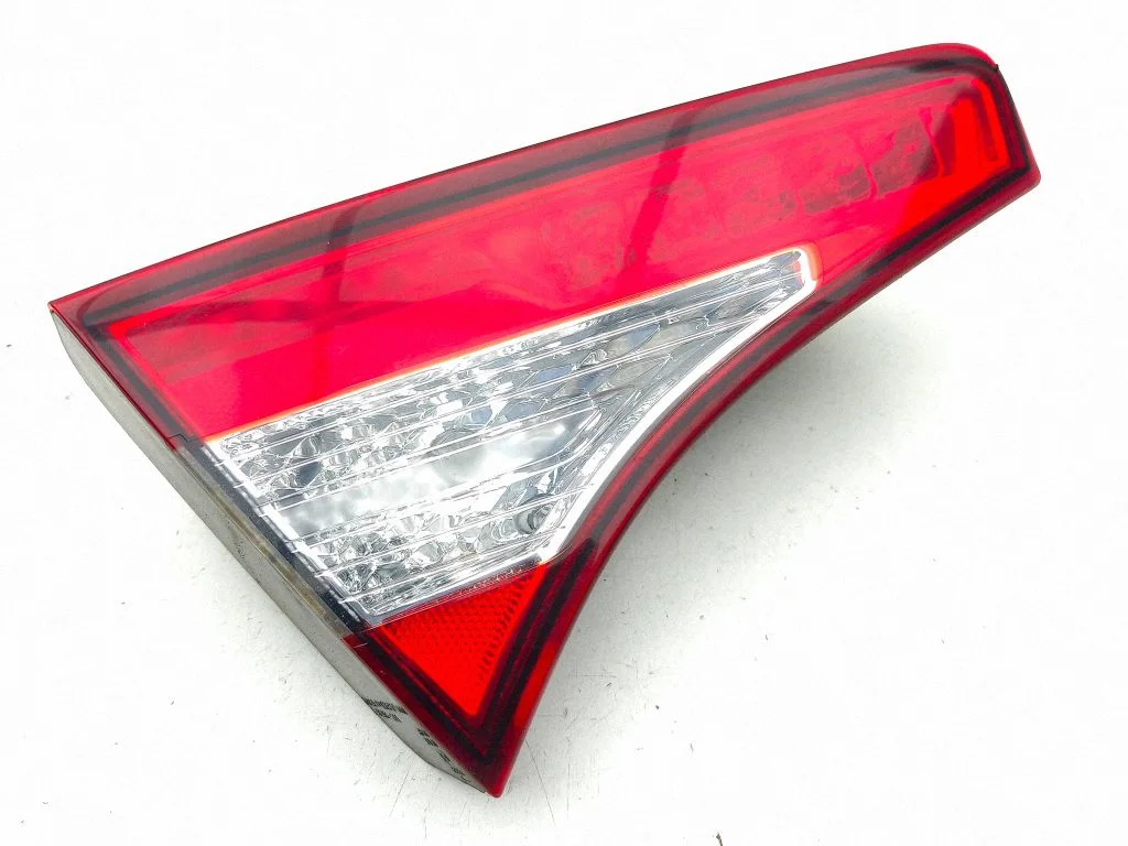 Tailgate rear/tail lights – left