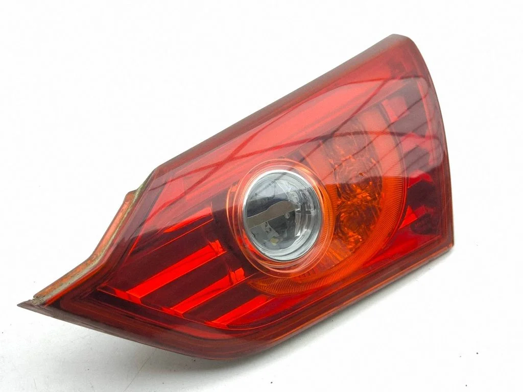 Tailgate rear/tail lights – right
