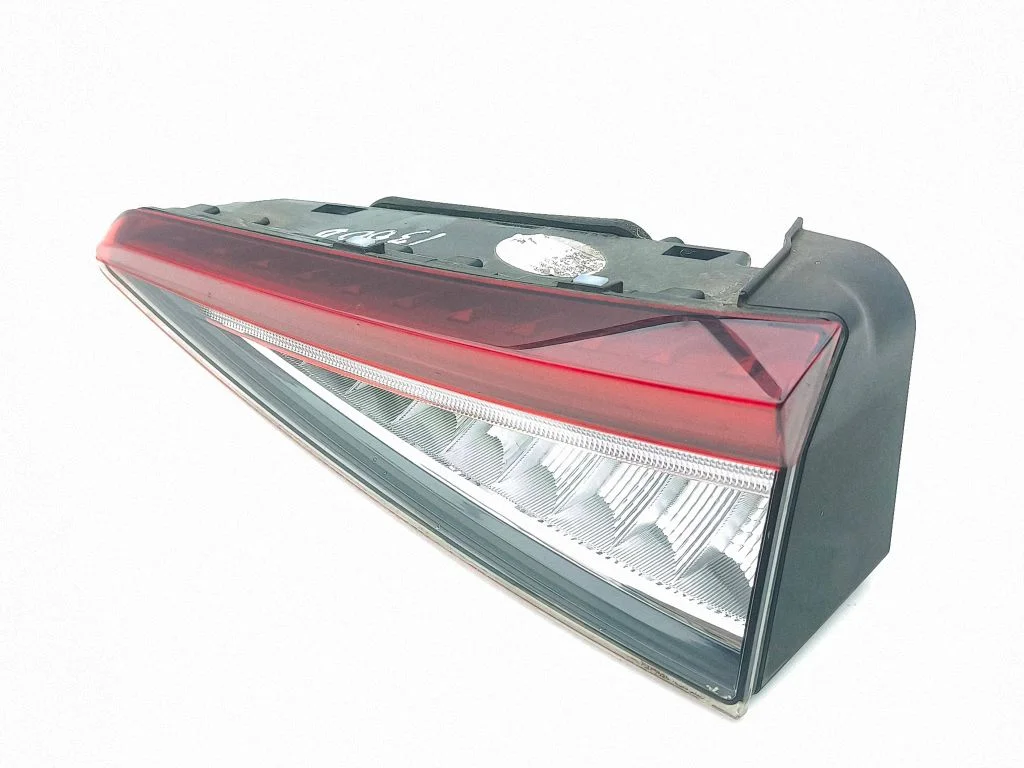 Lampa tylna w klapie – Skoda Enyaq iV (2020-)