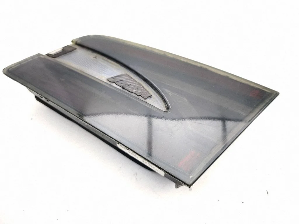 Lampa tylna w klapie 100600600C