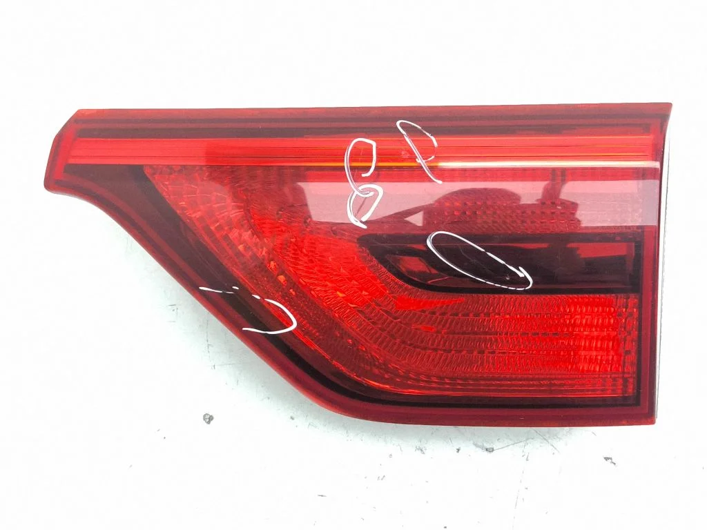 Tailgate rear/tail lights – right