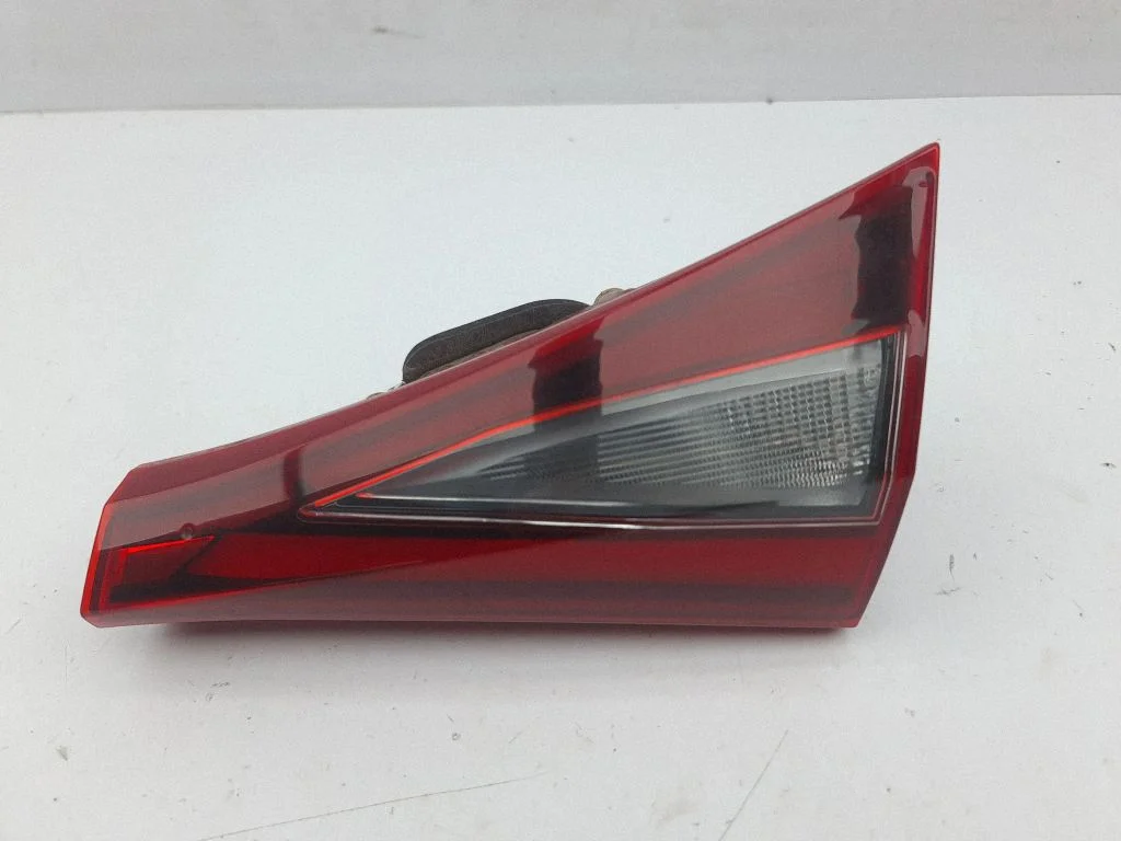 Tailgate rear/tail lights 92404Q0100