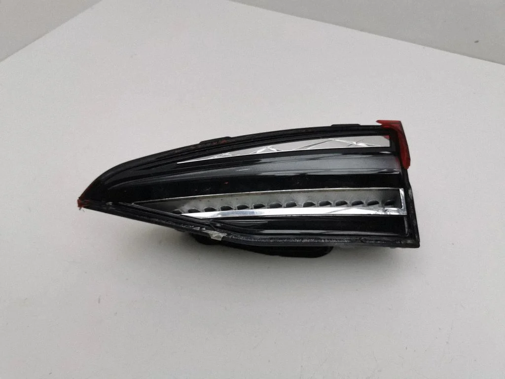Tailgate rear/tail lights 5E7945308B