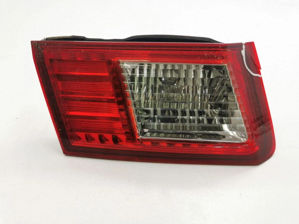 Lampa tylna w klapie P7479L