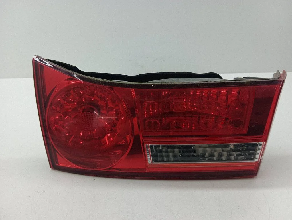 Tailgate rear/tail lights P8129