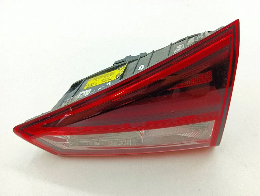 Tailgate rear/tail lights 6E9945308E
