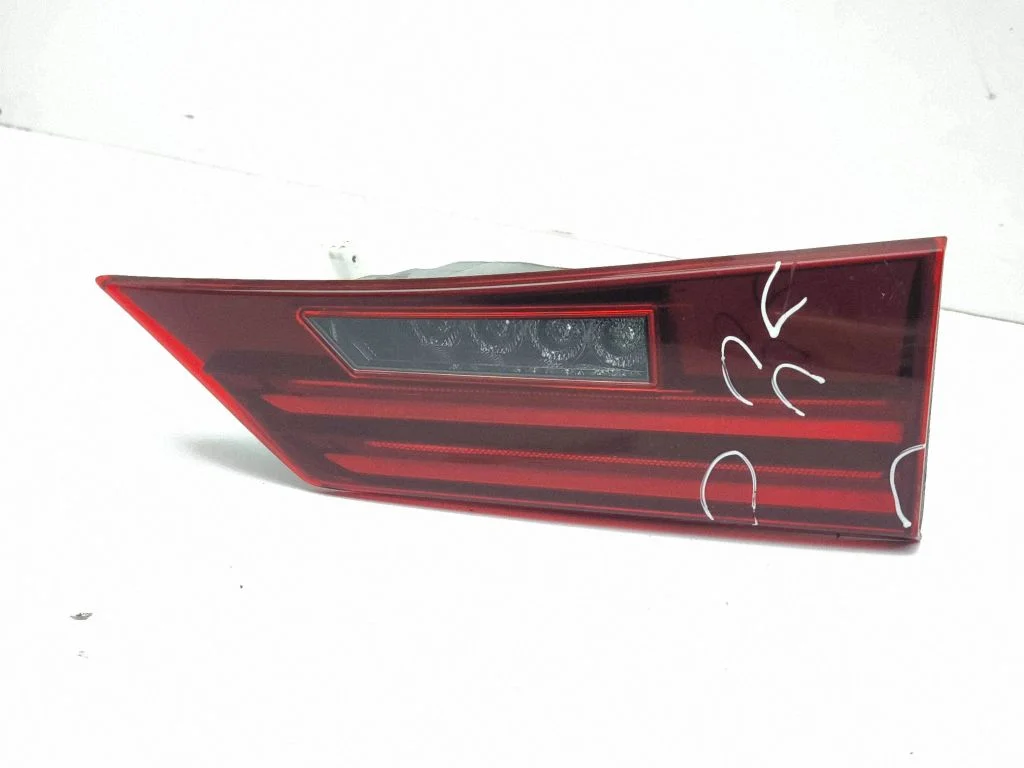 Tailgate rear/tail lights – right