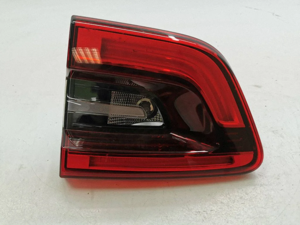 Lampa tylna w klapie – Renault Kadjar (2015-)