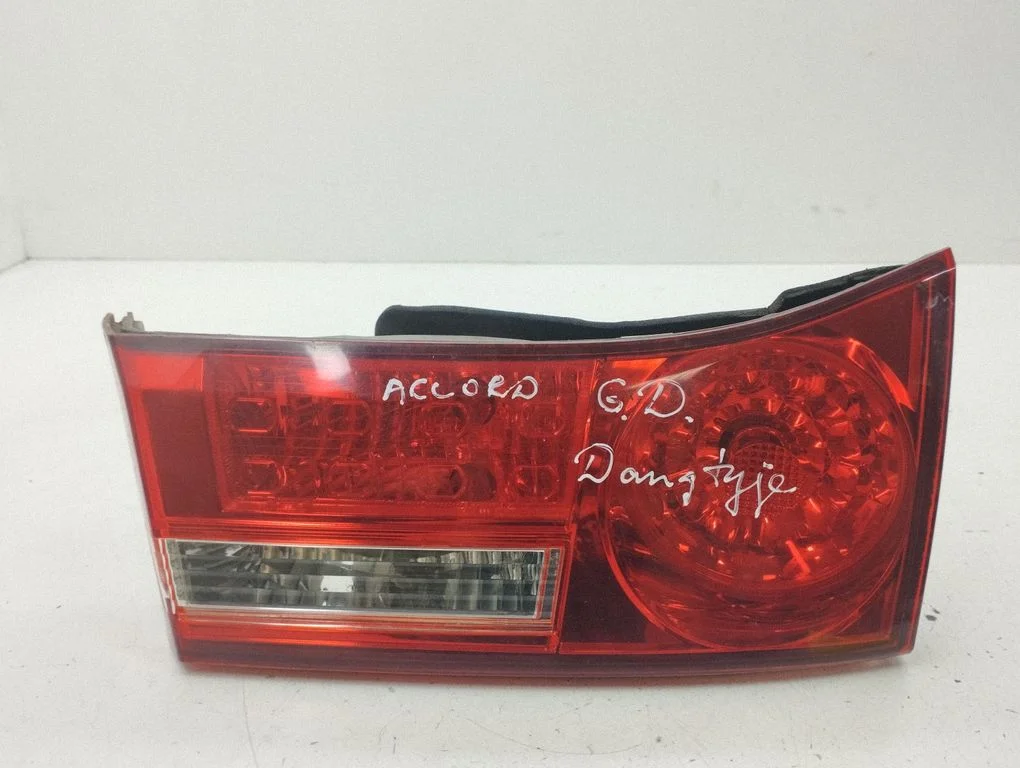 Tailgate rear/tail lights – right