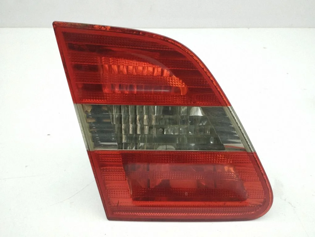 Tailgate rear/tail lights – left