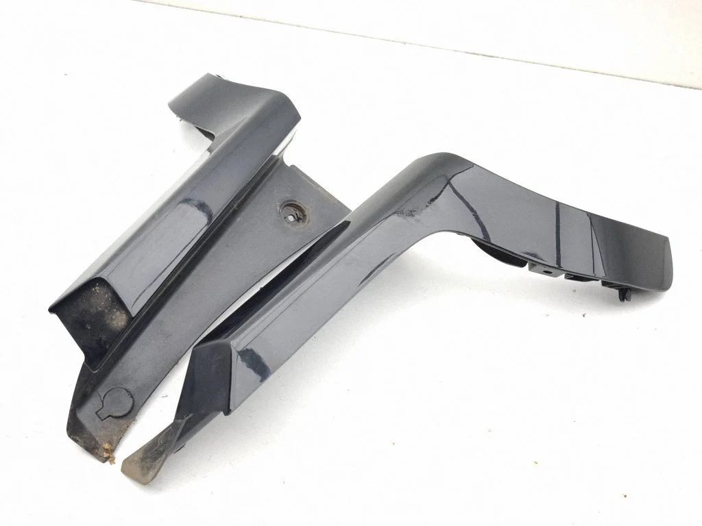 Rear/tail light trim molding 87362G5000