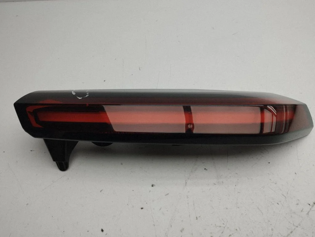 Tailgate rear/tail lights 9831120580