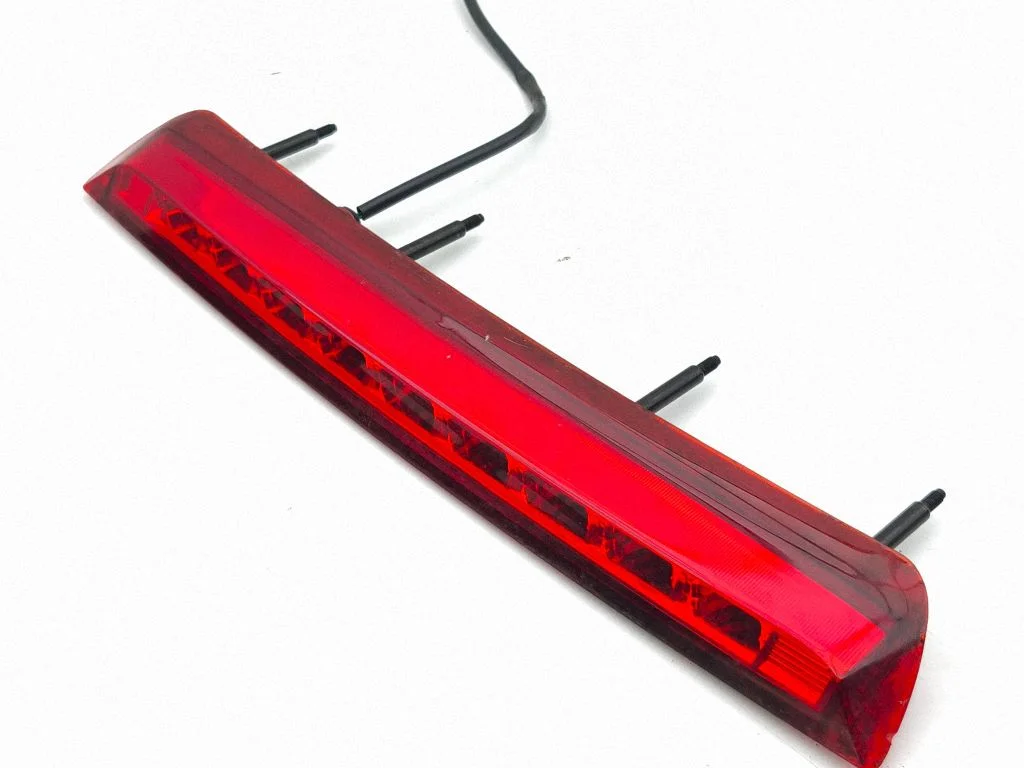 Papildu stopgaismas lukturis 92700J9