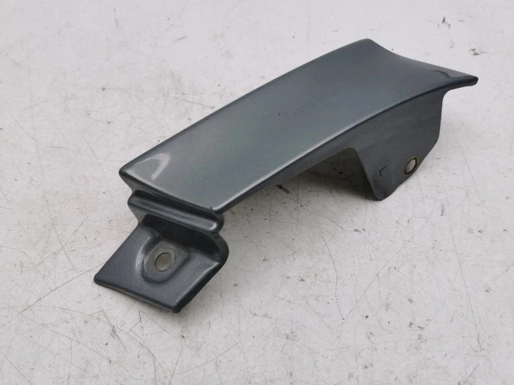 Listwa lampy tylnej – lewa