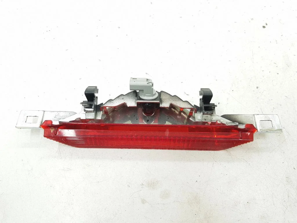 Papildu stopgaismas lukturis E111675