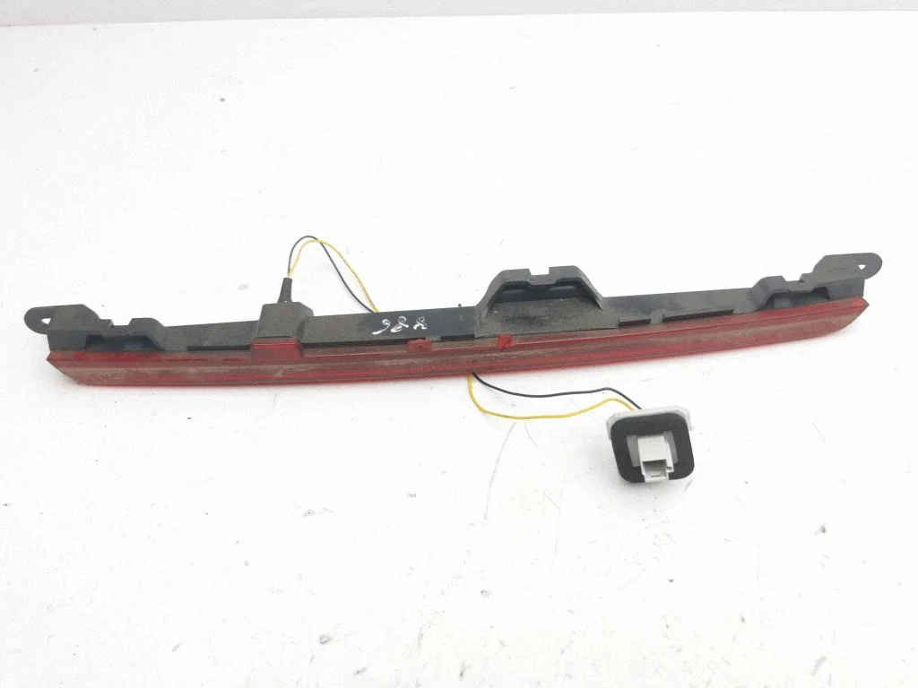 Third/center stoplight A0999068901
